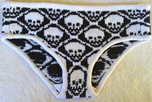 Knitty Kitty Skull & Crossbone Knickers